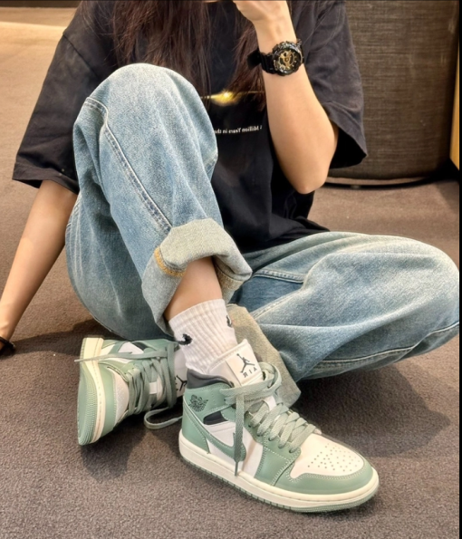 Giày Nike Air Jordan 1 Mid Jade Smoke BQ6472 130 - Hình ảnh 2
